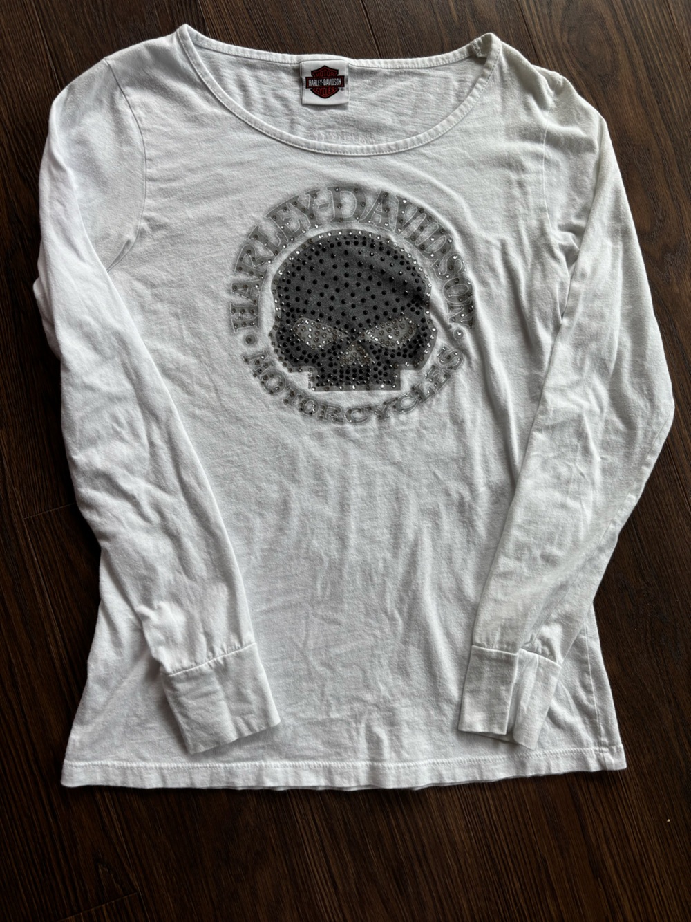 Harley-Davidson White Long Sleeve Tee with Black Skull Stud Detail